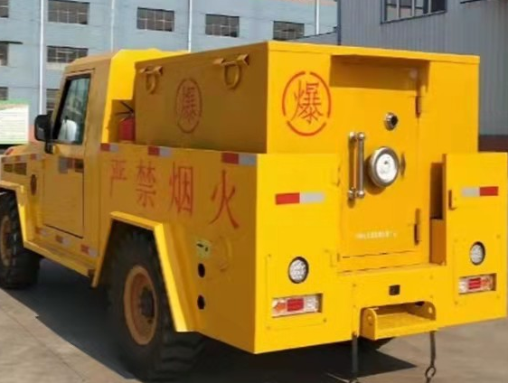 龙潭凯龙爆破器材运输车：保障爆破任务的安全运行