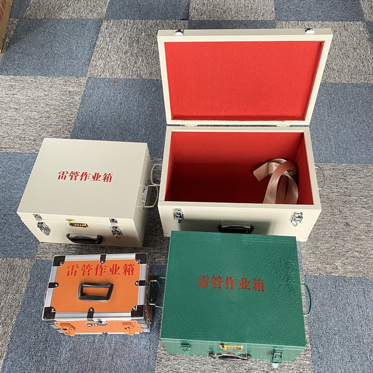 龙潭爆破工程作业箱如何选择？玻璃钢与传统材质的全面对比